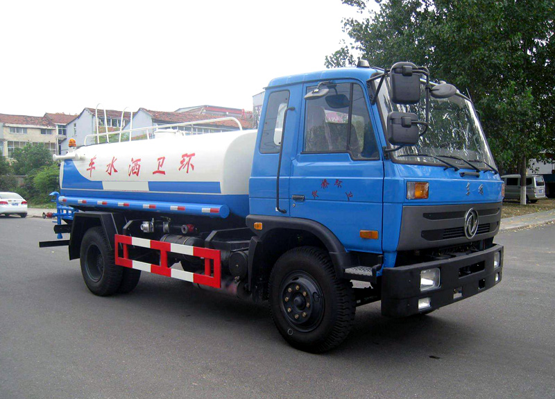 12方東風(fēng)145環(huán)衛(wèi)灑水車