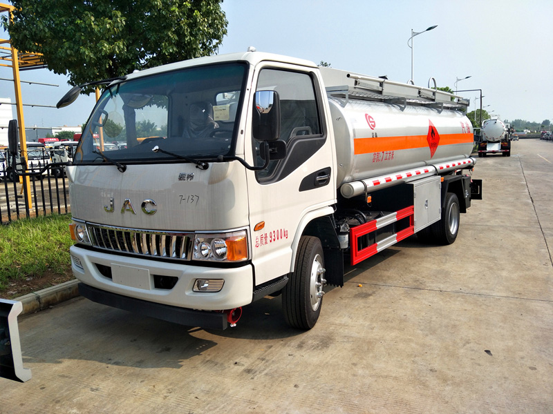 江淮9方加油車
